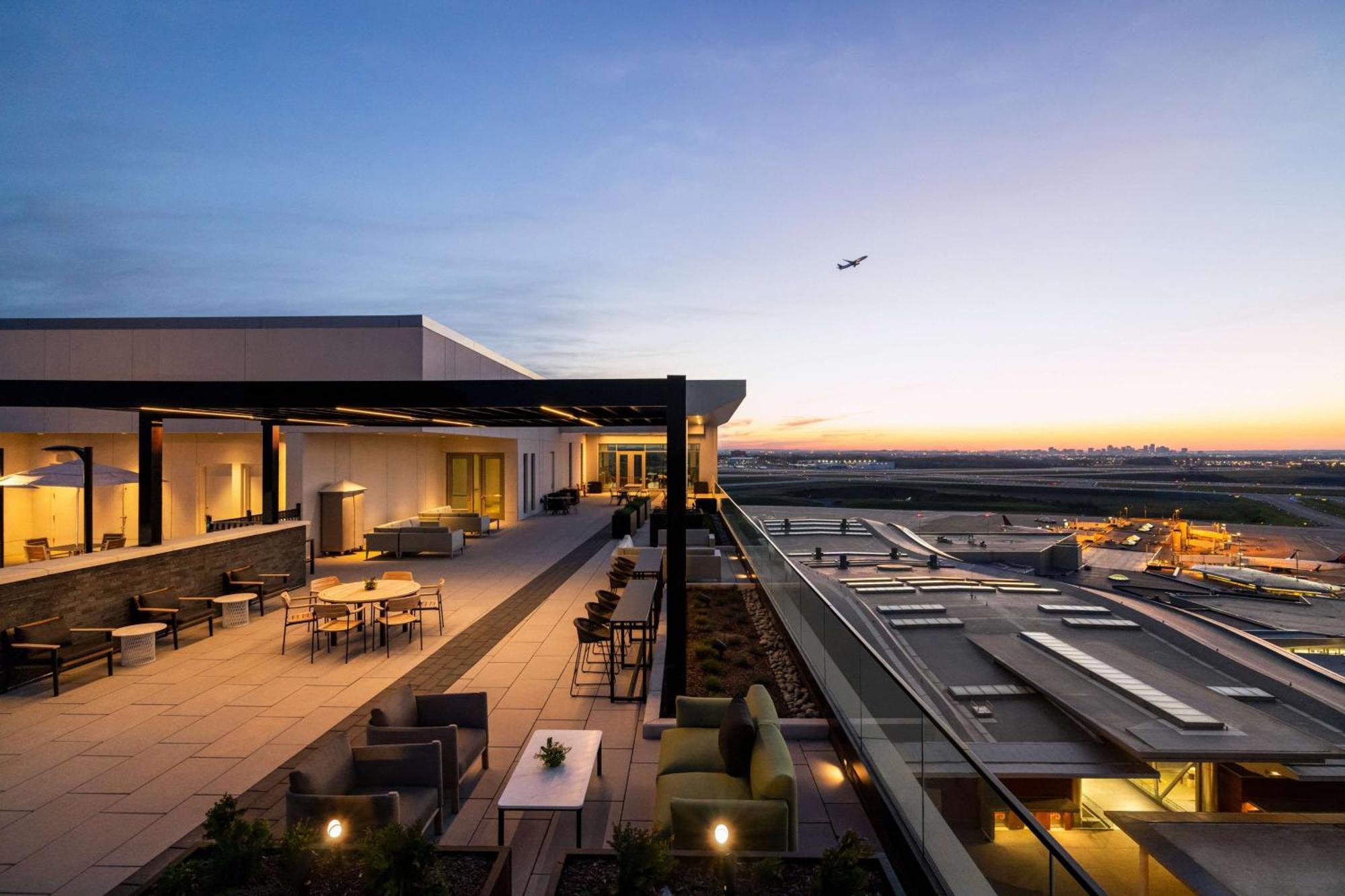 Hilton Bna Nashville Airport Terminal Bagian luar foto