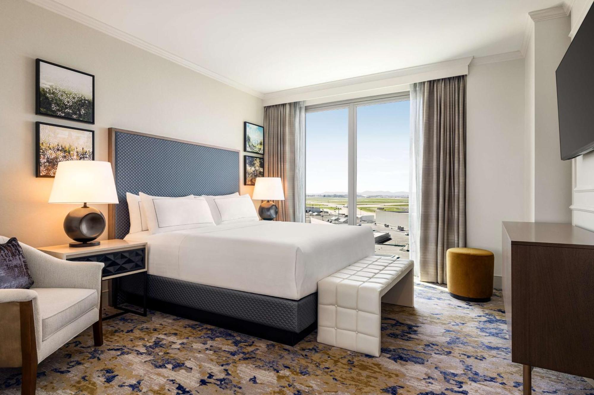 Hilton Bna Nashville Airport Terminal Bagian luar foto