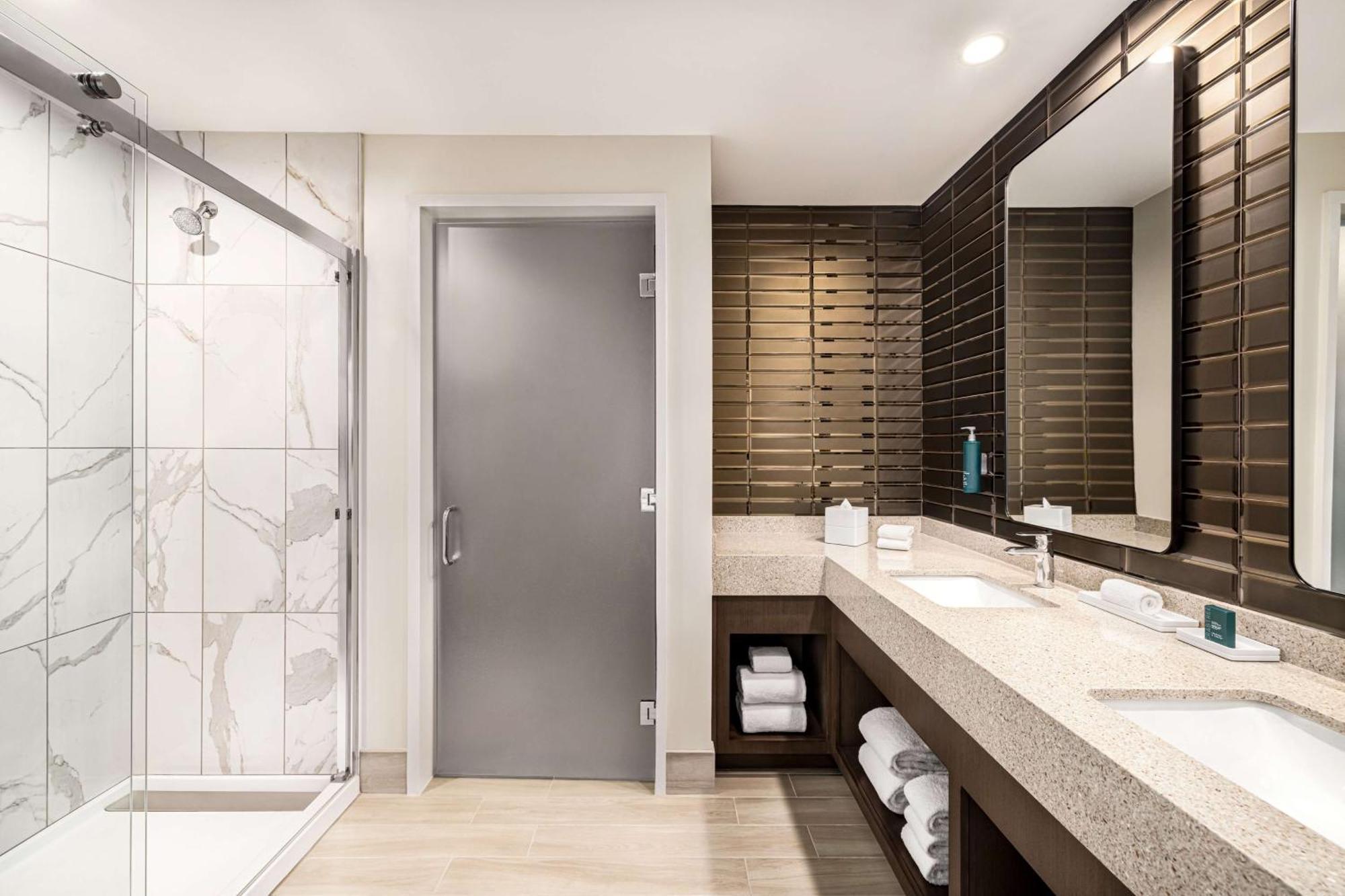 Hilton Bna Nashville Airport Terminal Bagian luar foto