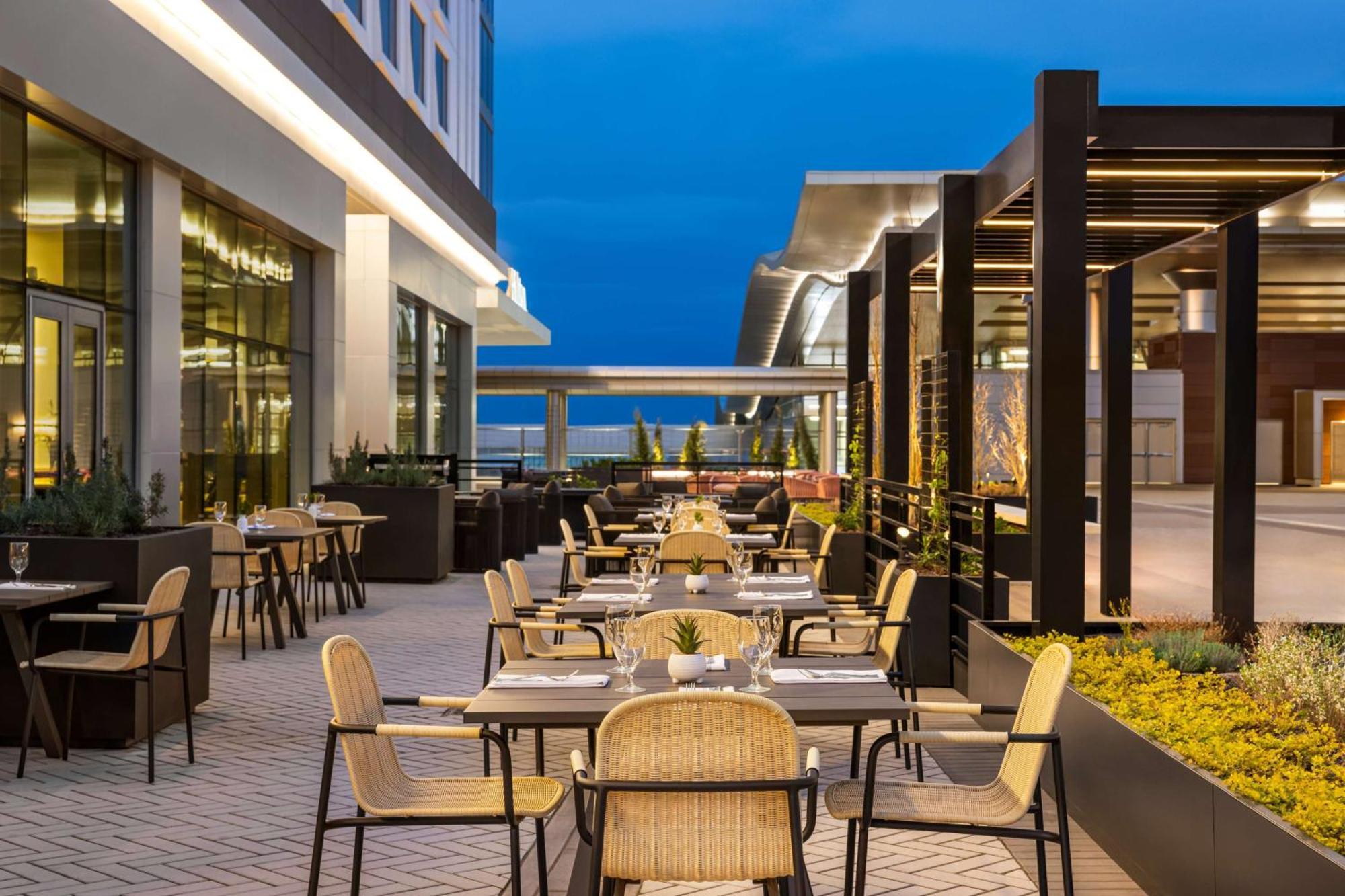 Hilton Bna Nashville Airport Terminal Bagian luar foto